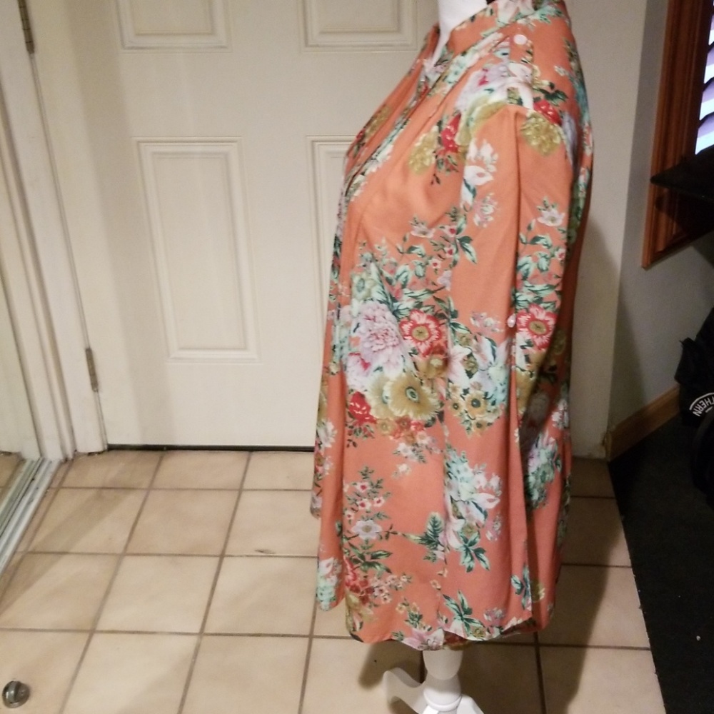 Ladies Top - Picture 2 of 4